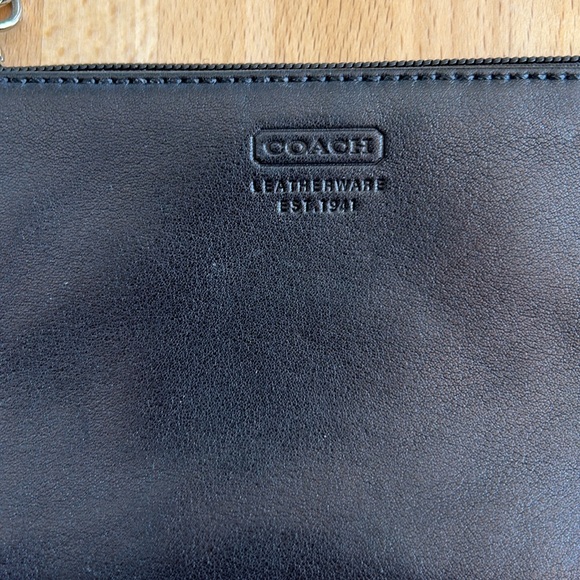 Coach wristlet- like new condition - Picture 2 of 4